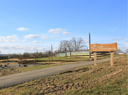 Schild des Hof Sonnenberg